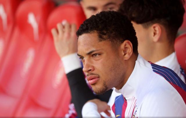 1724223613395091905.jpg real-betis-contente-com-o-dossie-vitor-roque-as-negociacoes-.jpg