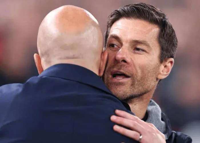 九游娱乐-天空体育：阿隆索或重返利物浦执教|哈维·阿隆索|哈维-阿隆索|利物浦主帅|俱乐部|主帅_新浪体育_新浪新闻